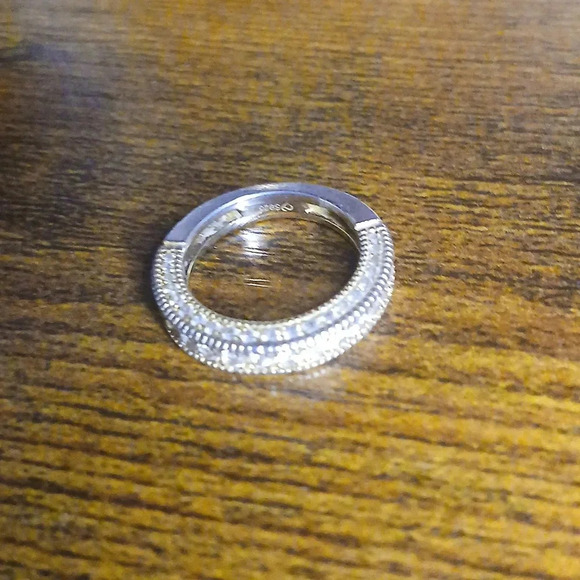 Genuine. 925 sterling silver stamped cz diamonds size 5 in a wood heart box - Picture 4 of 9